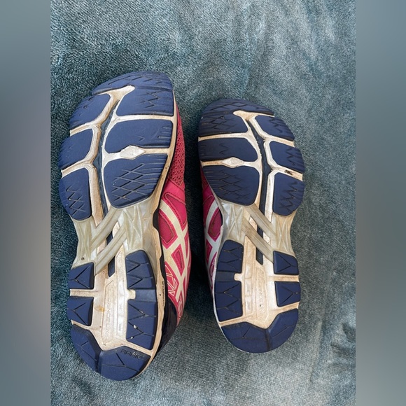 ASICS Women Walking Trail Cushioned Running Sneakers GT 2000 4 - Picture 3 of 5